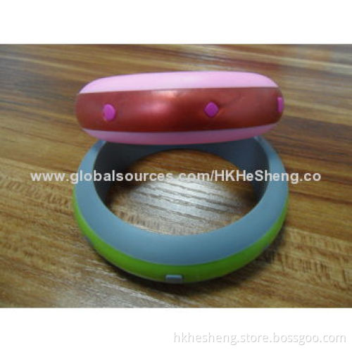 2014 Characteristic Beautiful Silicone Bracelets, BPA-free and Food-grade